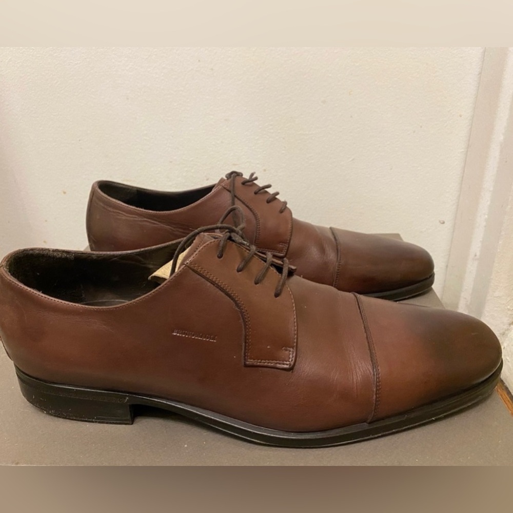 Bruno Magli brown leather Oxford shoes
